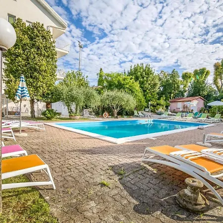 Gorgeous In With Swimming Pool Appartement Loano