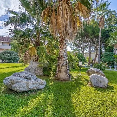 Gorgeous In With Swimming Pool Appartement Loano